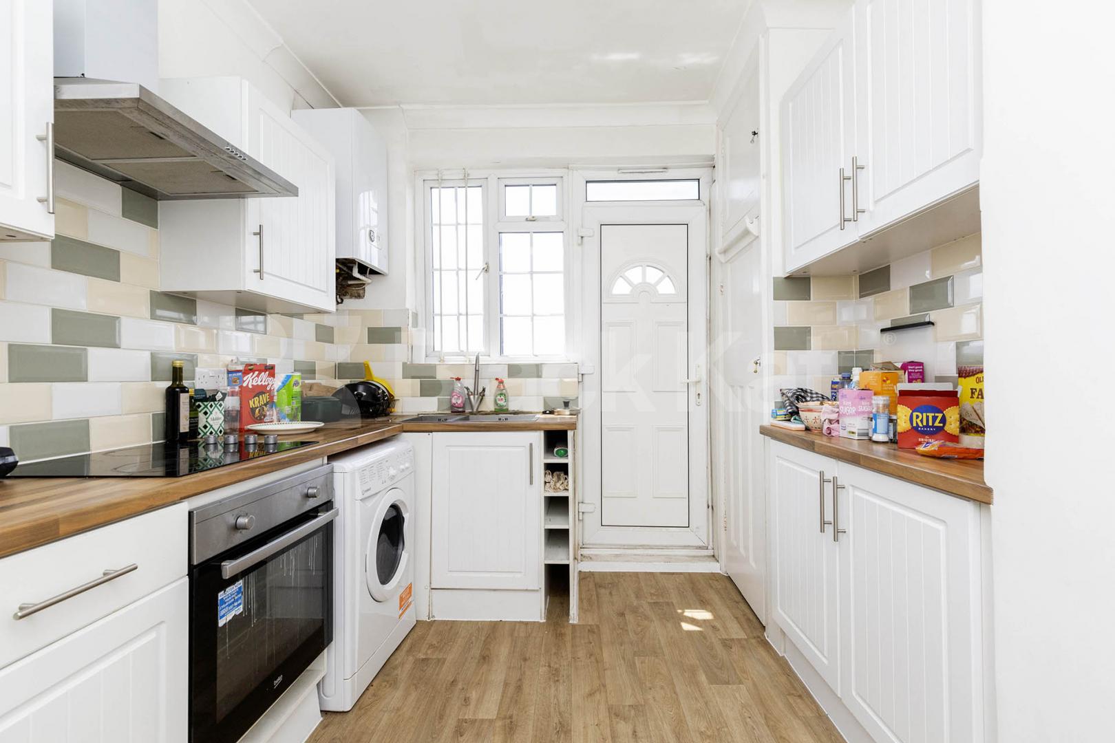 			3 Bedroom, 2 bath, 1 reception Apartment			 Dukes Avenue, Chiswick